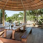 Caracol With Heated Pool & Mini-golf Вилла